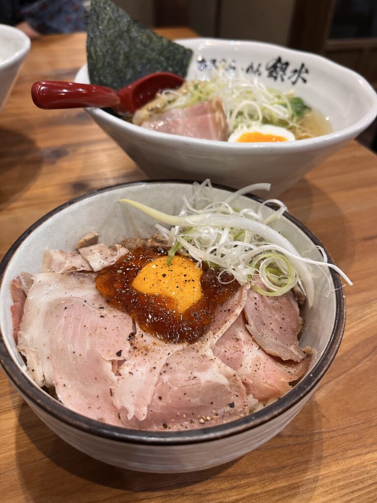 古民家らぁめん銀水のレアチャーシュー丼