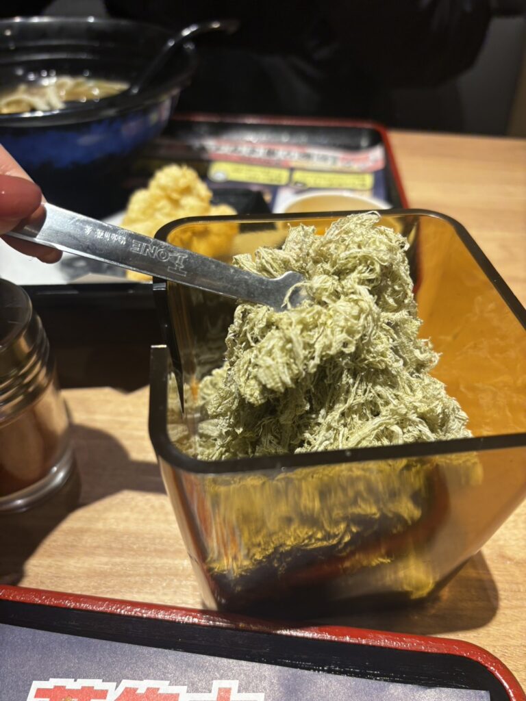 資さんうどんのとろろ昆布